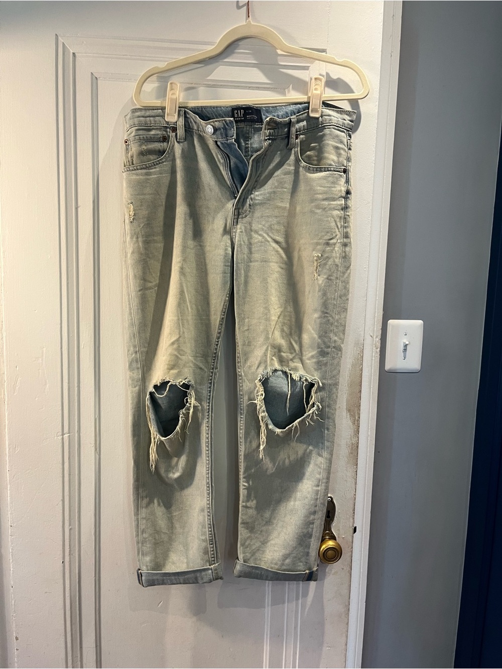 GAP Light Chambray-White Distressed Boyfriend Jeans - 6/28